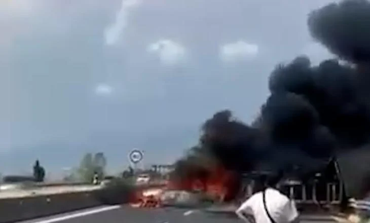 Cilët janë shqiptarët që humbën jetën në aksidentin e rëndë në Greqi, zbardhen identitetet e tyre (EMRAT)