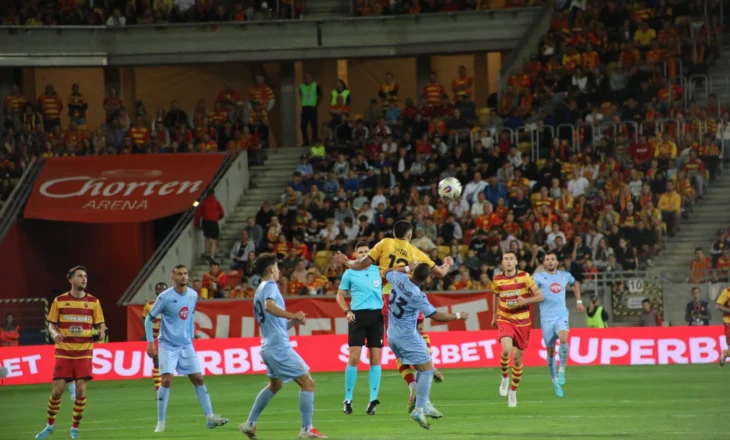 Conference play off kthim, Dinamo-Jagiellonia, formacionet zyrtare