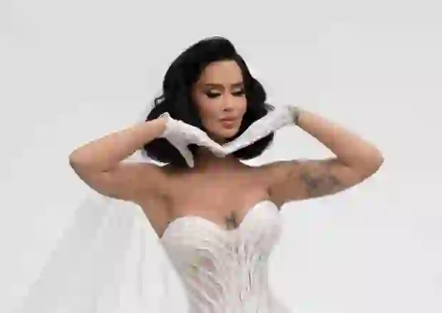 Dafina Zeqiri, koncert pas lindjes? Fotoja që ndezi dyshimet