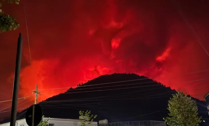 Delvina në orë tmerri dhe ankthi! Të sëmurët evakuohen nga spitali nga frika e zjarrit, largohen nga zona edhe gratë, fëmijët dhe të moshuarit!