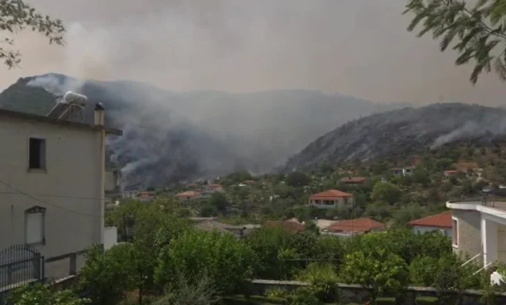 Delvina përballë katastrofës së flakëve! Mbi një mijë banorë evakuohen nga shtëpitë, rikthehet në funksion spitali