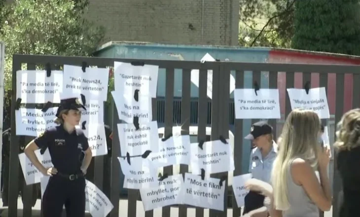 “Demokracia vdes në errësirë”, gazetarë e punonjës të Focus Media News sërish në protestë