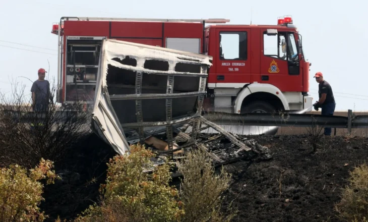 Detaje të reja rrëqethëse nga aksidenti fatal në Greqi/ Udhëtim për në dasëm, bërtisnin për “ndihmë”, por askush nuk…