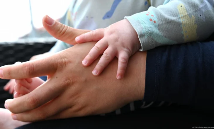 Deutsche Welle: Përse po bie gjithnjë e më shumë nataliteti në Gjermani?