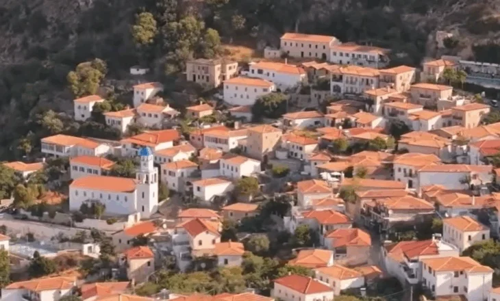 Dhërmiu, mikpritje dhe bukuri natyrore në çdo stinë