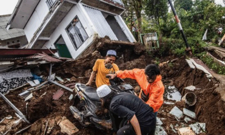 Dhjetëra të plagosur pas tërmetit me magnitudë 6 ballë në Indonezi