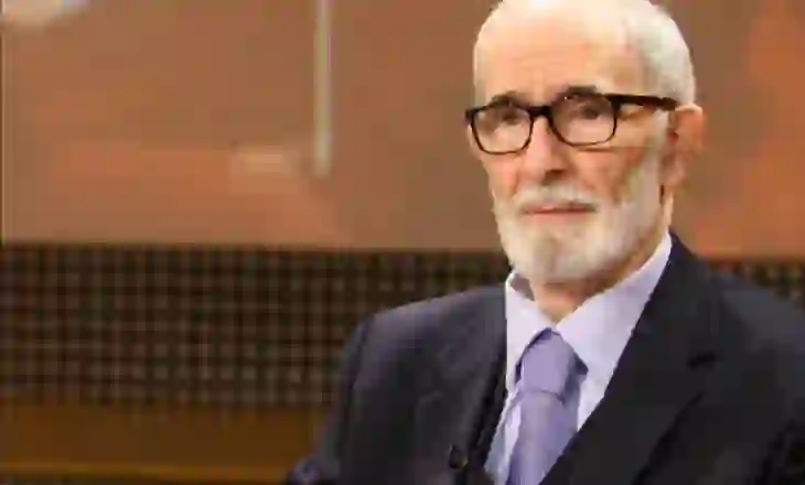 “Ditë të rënda për ne! Mos i provoftë askush”, Rexhep Qosja thyen heshtjen pas vdekjes të së bijës