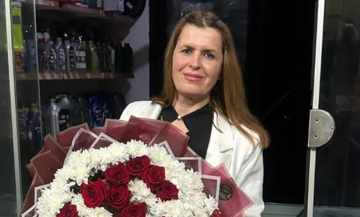 Djali plagos 7 herë me thikë nënën, 26-vjeçari i papunë, e ëma drejtoreshë shkolle (EMRAT)