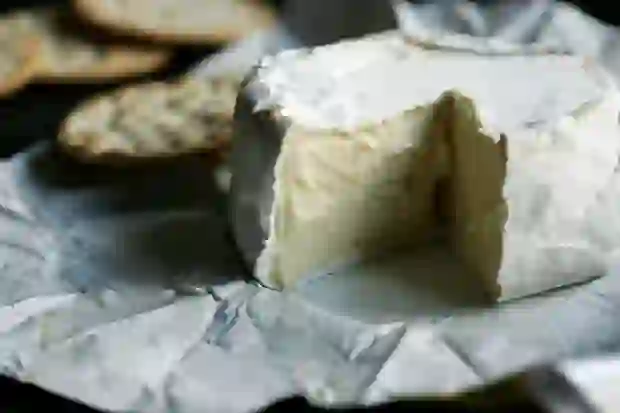 Djathi me listeri, shënon dy viktimat e para/ Ky produkt edhe në Shqipëri, katër vende konfirmohen raste