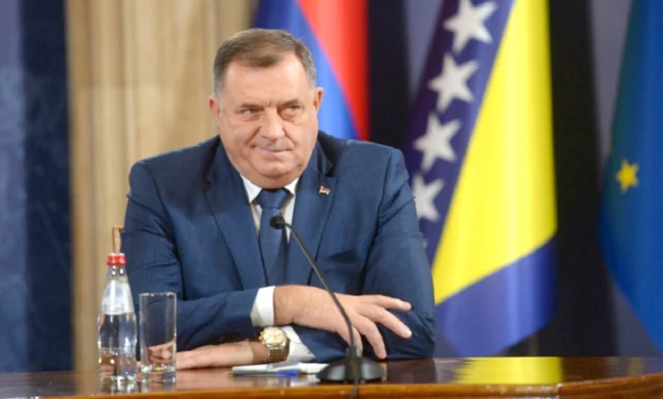 Dodik nuk ka ndërmend të japë dorëheqjen, si po përpiqet presidenti i Republikës Srpska të shtyjë dënimin me burg