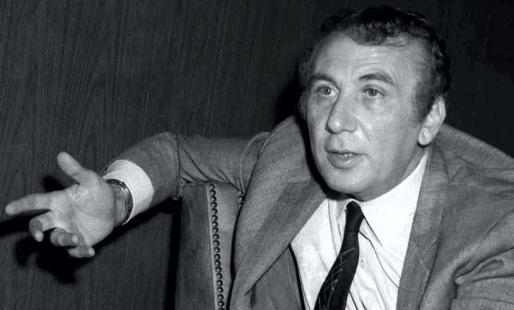 ‘Du’ me shkrue fjalë tjera për ty, veç për ty me shpikë nji gjuhë tjetër’
