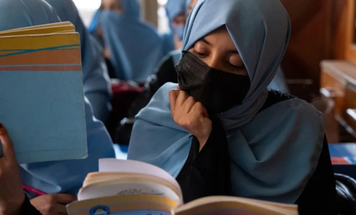 “Dua… doja të bëhesha mjeke”/ Realiteti i hidhur për vajzat afgane nën sundimin e talebanëve
