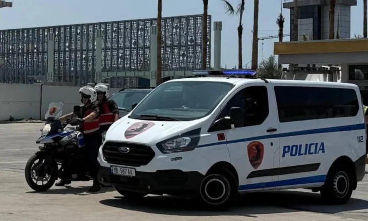 Durrës/Dy vëllezër qëllojnë me armë zjarri 35-vjeçarin për shkak të një parakalimi
