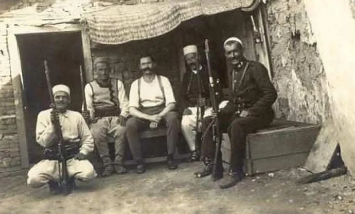 E keqja e shqiptarit nga mendësia “kështu e don politika”