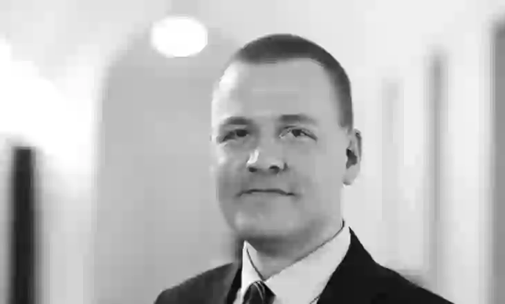 E rëndë në Finlandë! Deputeti 30-vjeçar i jep fund jetës në ambientet e Parlamentit, ja çfarë dyshohet