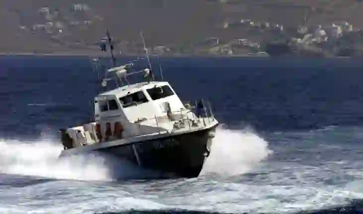 E rëndë në Greqi! 12-vjeçarja bie nga varka teksa lundronte në det, përfundon në spital