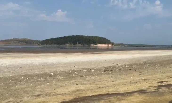 Ekspertët ngrenë alarmin/ Thahet Laguna e Nartës në Zvërnec: Mund të ketë pasoja afatgjata