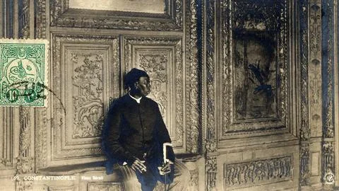 Eunukët e Orientit ”Ndërsa turqit e rinj po plaçkitnin pallatin pas rrëzimit të Sulltan Abdulhamidit II, eunuku i tij, “Cevher Aga”, nuk tregoi vendndodhjen e fshehtë të thesareve të pallatit, gjë që i kushtoi jetën.”