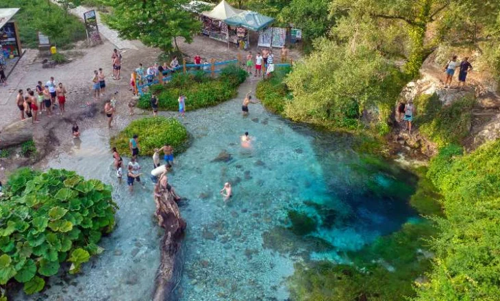 “Express” vlerëson Shqipërinë si një nga vendet më të pabesueshme turistike