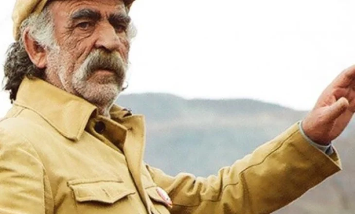 Fadil Hasa, aktori i njohur i humorit që po i mungon skenës shqiptare