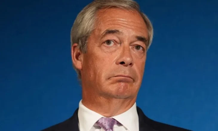 Farage: Kush mbërrin me gomone, do arrestohet dhe do dëbohet nga Britania