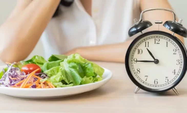 “Fasting ka rreziqe”/ Shkencëtarët zbulojnë problemet që ndodhin nga agjërimi me orar të kufizuar