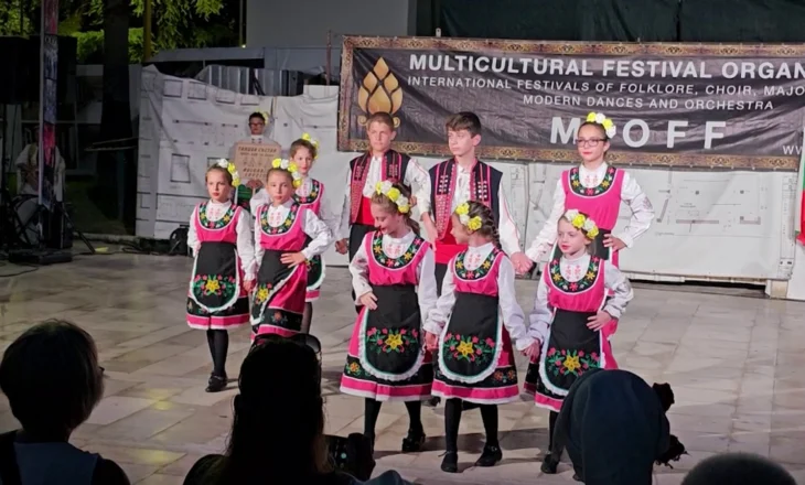 Festivali folklorik “MIOFF”, 16 trupa artistike nga vende të ndryshme gjallërojnë Durrësin