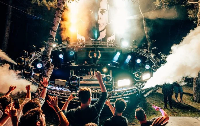 Festivali ‘Lumina’, atmosferë elektrizuese për adhuruesit e muzikës elektronike