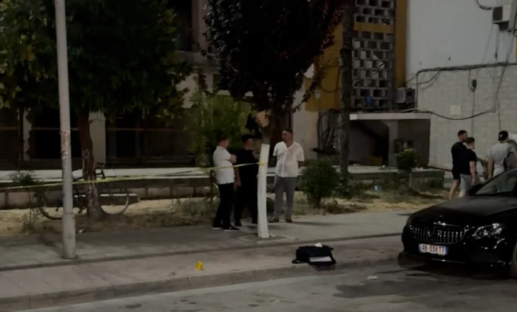 Fier/ Plagosi me thikë një 28-vjeçar pas një konflikti, në pranga 40-vjeçari – u dëmtua edhe vëllai i tij