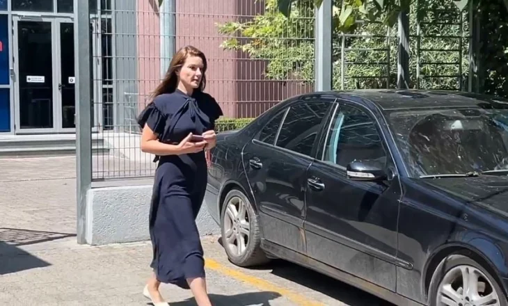 “Firmosa nën presionin e Ajolës”/ Bashkëshortja e Veliajt i përgjigjet ish-drejtoreshës së TKOB: Shpifja nuk është informim! Xoxa nuk ka përfituar nga asnjë fond publik