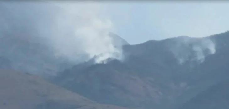 Flakë masive përfshijnë malin e ‘Allushit’/ Dyshimet e para, zjarrvënie e qëllimshme