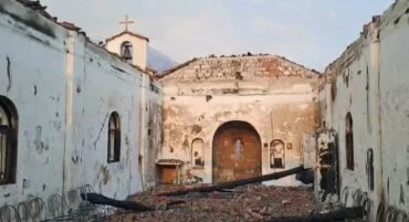 Flakët nuk kursejnë as objektet e kultit, shkrumbohet kisha e fshatit Lefteroho