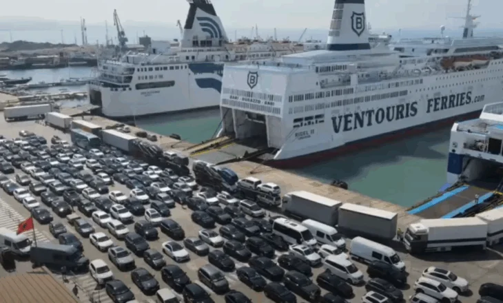 Fluks i lartë në dalje nga Porti i Durrësit, bien shifrat e pasagjerëve në hyrje të vendit