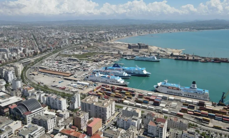 Fluks në Portin e Durrësit, mbi 33 mijë udhëtarë kanë hyrë dhe dalë në vetëm 4 ditë