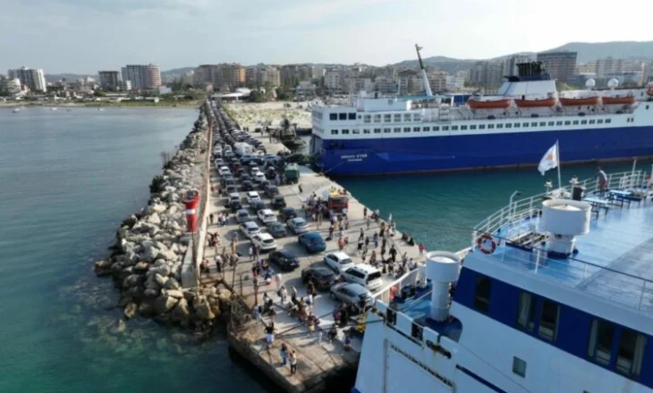 Fluks udhëtarësh në Portin e Vlorës, rreth 23 mijë pasagjerë nga korriku deri më sot