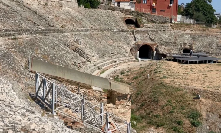 Fluks vizitorësh në sitet historike në Durrës