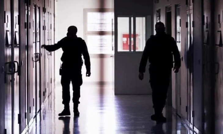 FOTO / Arratiset 34-vjeçari serb nga Qendra e Paraburgimit, policia kërkon ndihmë