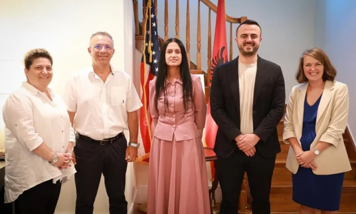 FOTO/ Deputetët e rinj Kuvendit të Shqipërisë, pritet në Ambasadën e SHBA