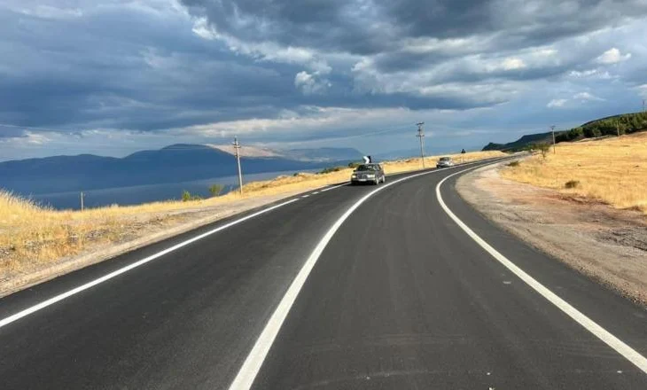 FOTO/ Përfundon rehabilitimi i rrugës Qafë Thanë – Doganë, rritet siguria dhe lehtësohet qarkullimi