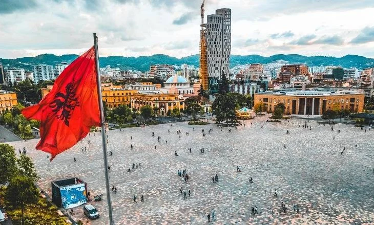 FOTO/ Tirana regjistron ditën më të nxehtë në histori