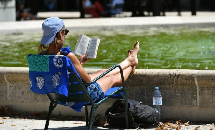 Franca përfshihet nga vala e të nxehtit, temperatura ekstreme deri në 42°C