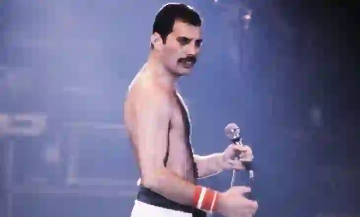 Freddie Mercury: Vajza sekrete dhe një abuzimi seksual nga mësuesi i tij
