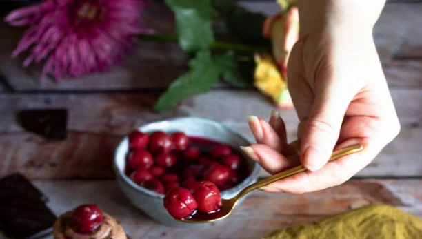Fruti i verës që i bën mirë zemrës dhe përmirëson gjumin