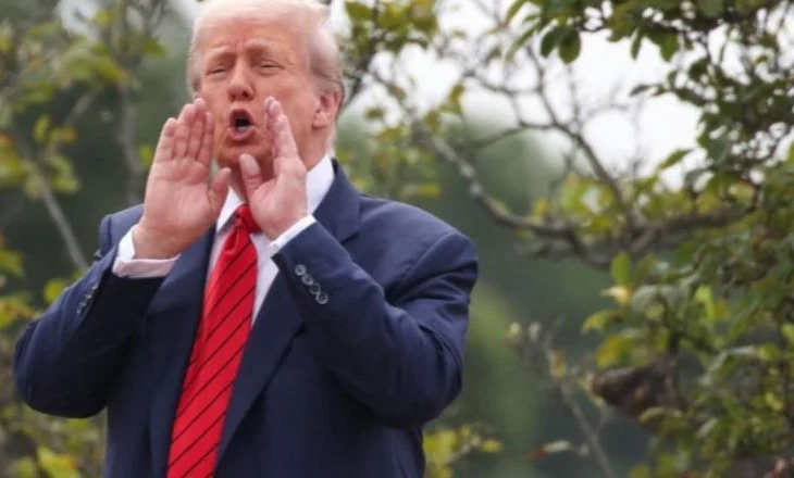 Gazetarët e pyesin se çfarë po bënte në majë të çatisë së Shtëpisë së Bardhë, Trump: Do vendos raketa bërthamore!