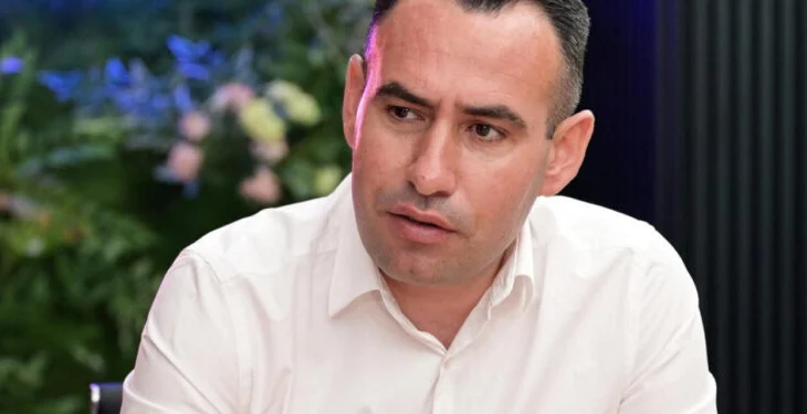 Gazetari Almer Toska kërcënohet pas investigimit mbi Lul Morinën dhe lidhjet e tij politike