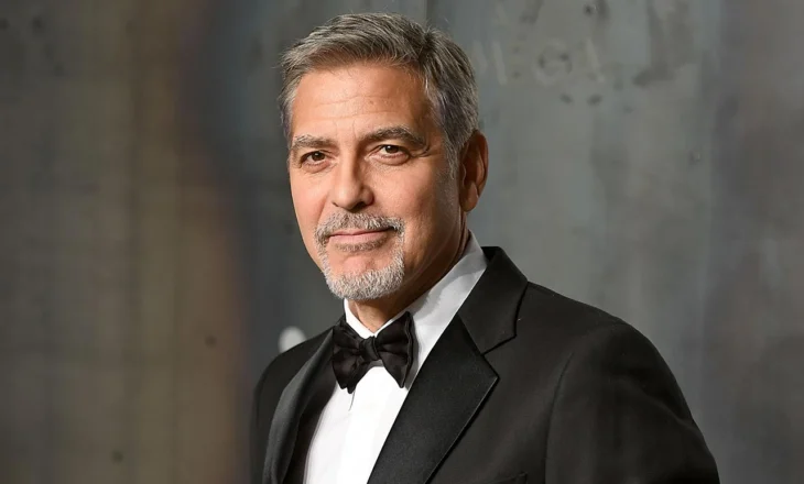 George Clooney rikthehet me “Jay Kelly” në Festivalin e Venecias – një rol që kritikët e quajnë pasqyrim i vetë jetës së tij