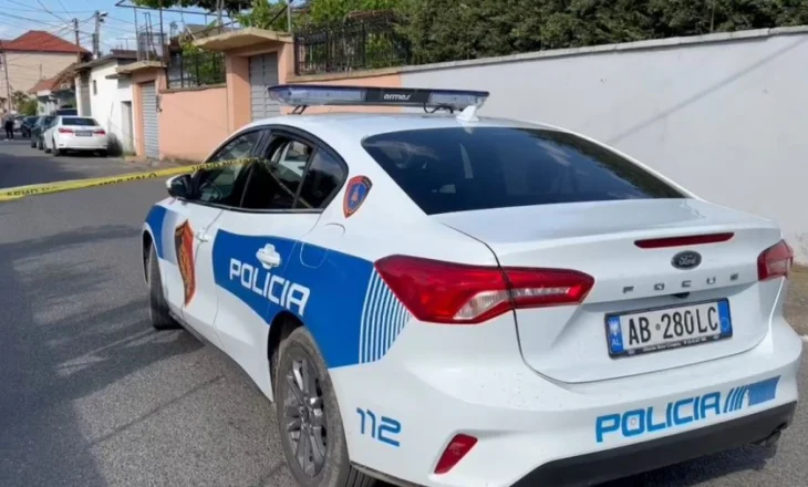 Goditën me thikë një 42-vjeçar gjatë një konflikti për motive të dobëta, vihen në pranga 2 vëllezër