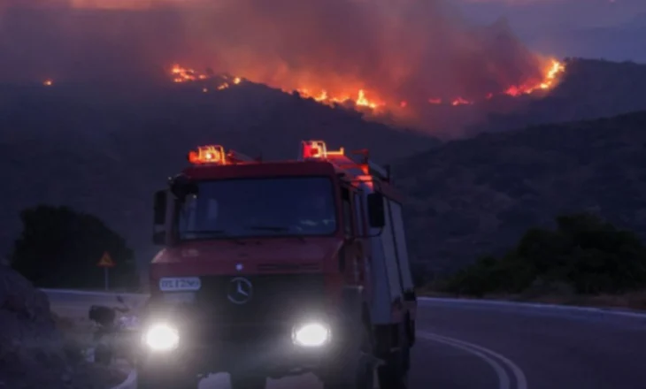 Greqi/ Mbi 100 vatra aktive zjarri, evakuohet Spitali i Fëmijëve në Patra