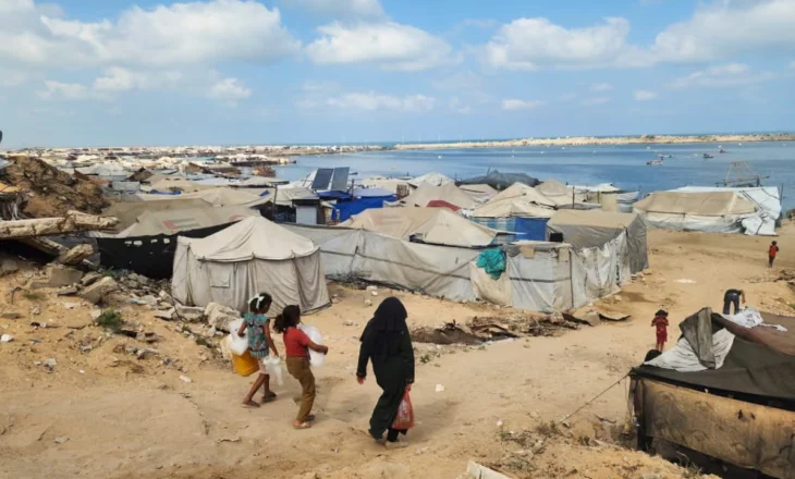 “Hamë vetëm bukë e kripë”, rrëfimet e dhimbshme të qytetarëve në Gaza, një kilogram domate kushton 30 dollarë