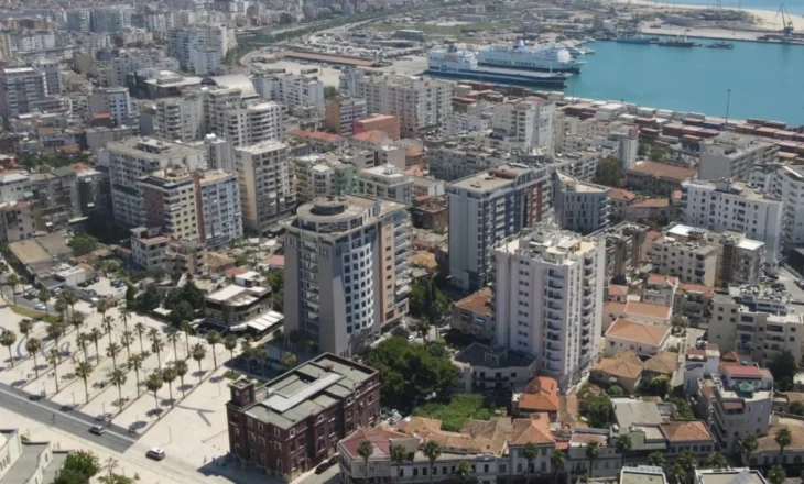 Hapësirat publike/ Qytetarët raportojnë abuzuesit, 3644 denoncime! Në krye të listës ankesat për trotuaret dhe ambientet e përbashkëta